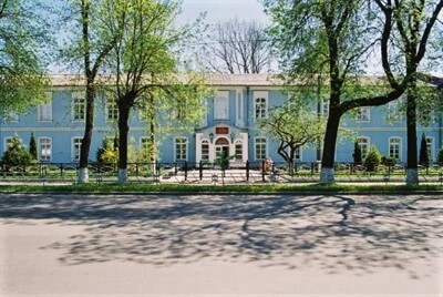Slutsk Medical college from the outside, study medicine in Belarus
